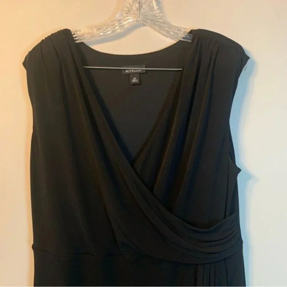 Alyx Black Midi Dress V-Neck 2X - Picture 8 of 10